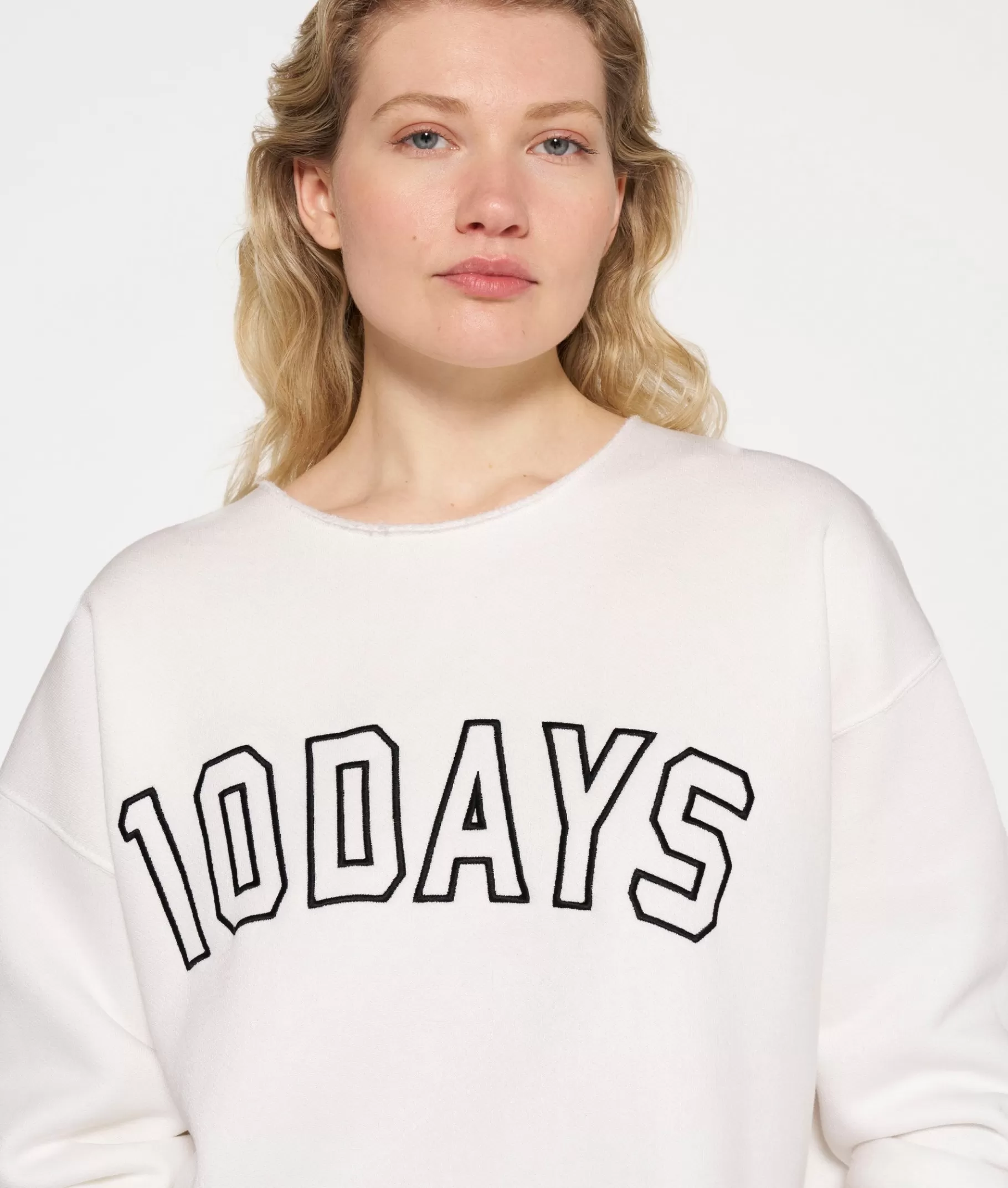 10DAYS raw edge statement sweater