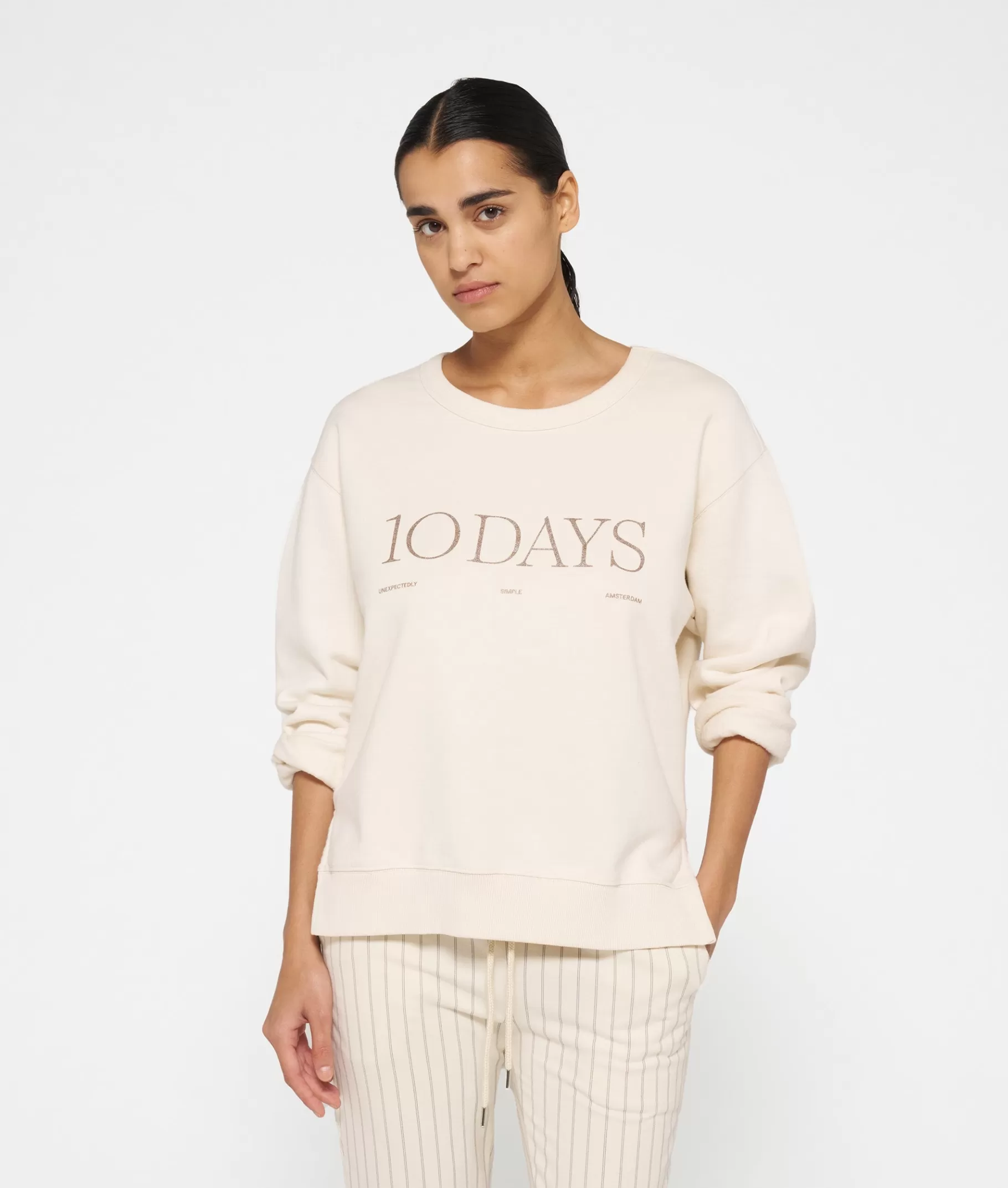 10DAYS sweater logo